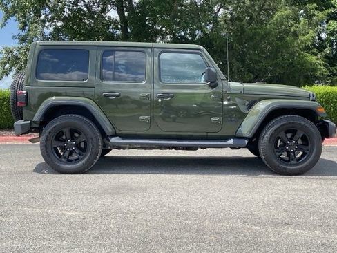 Used 2021 Jeep Wrangler Unlimited Sahara AWD/4WD image 2