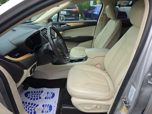 Used 2016 Lincoln MKC Select w/ Select Plus Package FWD image 10