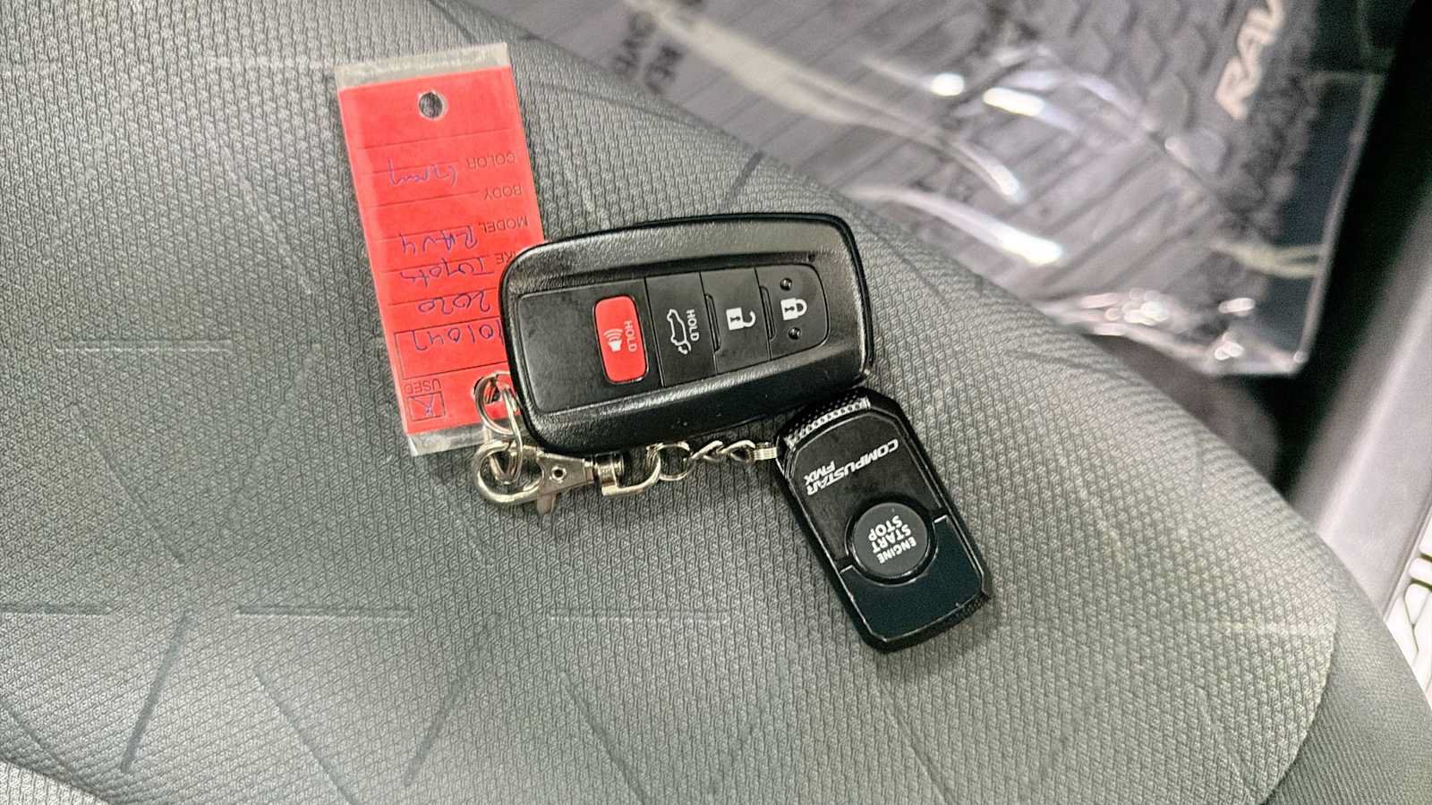 Used 2020 Toyota RAV4 XLE AWD/4WD image 31