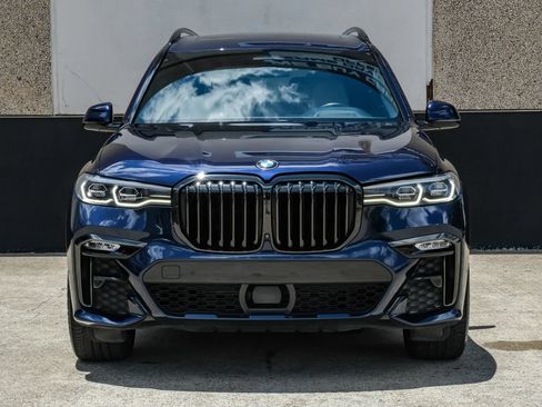 Used 2021 BMW X7 xDrive40i w/ M Sport Package AWD/4WD image 7