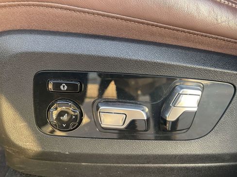 Used 2023 BMW X7 M60i image 47