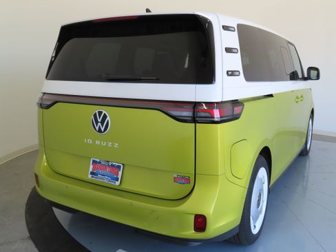 New 2025 Volkswagen ID. Buzz 1st Edition image 4