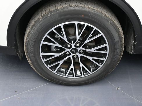 New 2025 Ford Escape SE image 10