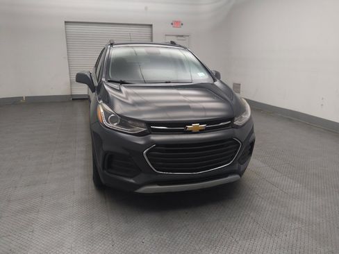 Used 2018 Chevrolet Trax LT w/ LT Convenience Package FWD image 14
