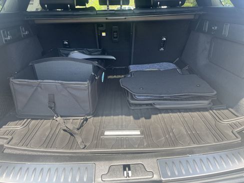 New 2026 Land Rover Range Rover Velar Dynamic SE image 27