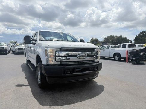 Used 2019 Ford F250 XL w/ Power Equipment Group AWD/4WD image 4