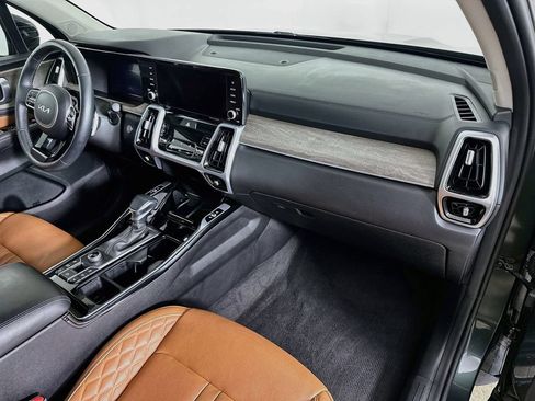 Certified 2023 Kia Sorento SX Prestige AWD/4WD image 34