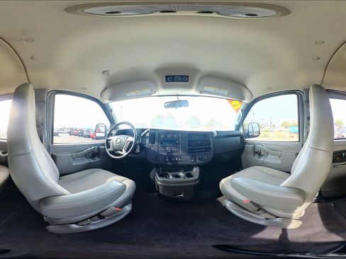 Used 2019 Chevrolet Express 3500 LS image 23
