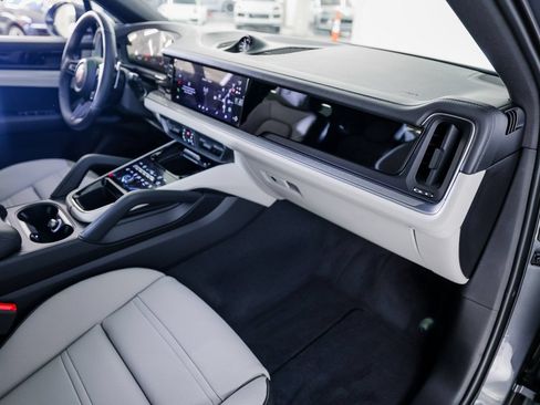 Certified 2026 Porsche Cayenne Coupe AWD/4WD image 27
