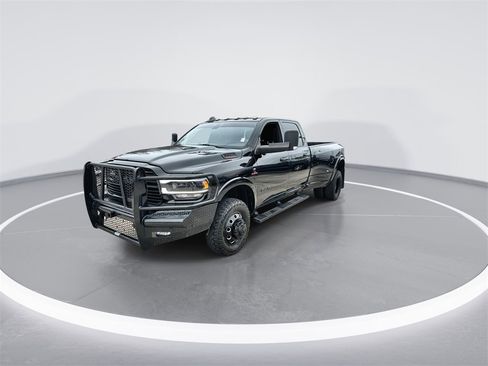 Used 2021 RAM 3500 Laramie w/ Night Edition image 4