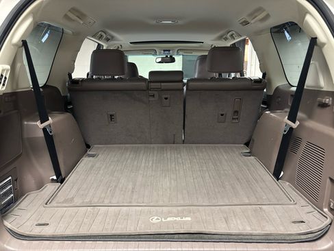 Used 2015 Lexus GX 460 Luxury w/ Preferred Accessory Package image 19