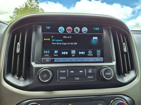 Used 2016 Chevrolet Colorado Z71 image 9