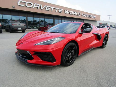 Used 2024 Chevrolet Corvette Stingray Premium Cpe w/ Z51 Performance Package RWD image 1