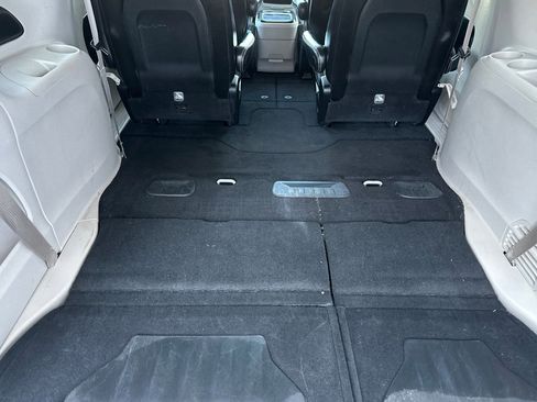 Used 2024 Chrysler Pacifica Touring-L image 13