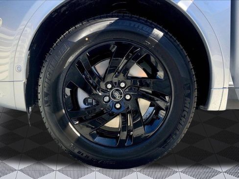 Used 2025 Land Rover Discovery Sport S AWD/4WD image 7