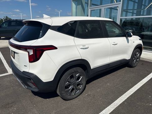 Used 2024 Kia Seltos LX AWD/4WD image 4