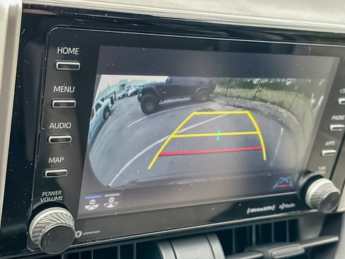 Used 2019 Toyota RAV4 XLE w/ Convenience Package AWD/4WD image 18