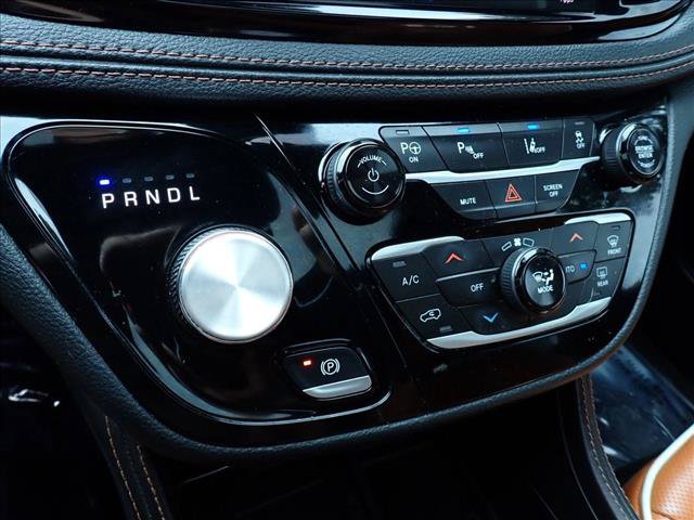 Used 2024 Chrysler Pacifica Pinnacle FWD image 24