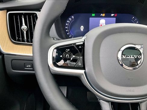 New 2026 Volvo XC60 B5 Core AWD/4WD image 12