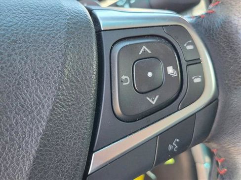 Used 2016 Toyota Camry SE FWD image 11