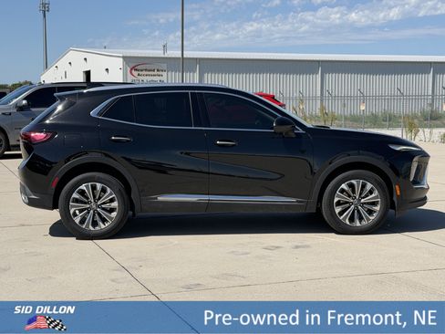 Used 2025 Buick Envision Preferred AWD/4WD image 3