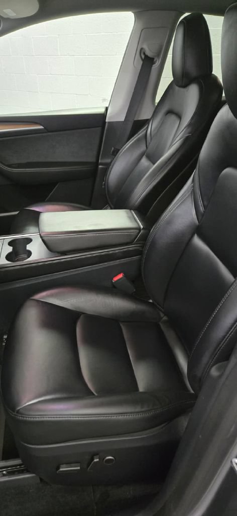 Used 2025 Tesla Model Y Long Range AWD/4WD image 8