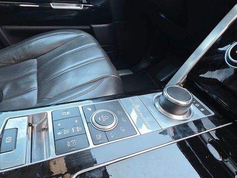 Used 2013 Land Rover Range Rover HSE AWD/4WD image 29