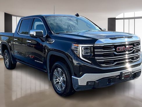 Used 2025 GMC Sierra 1500 SLT image 1