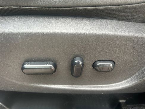 Used 2019 Ford Escape SEL image 23