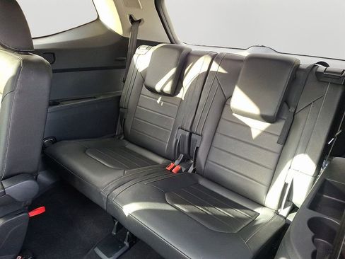 Used 2021 Volkswagen Atlas SEL Premium image 11