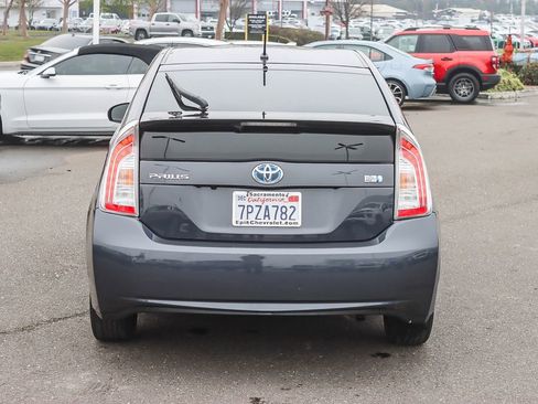 Used 2015 Toyota Prius Four image 3