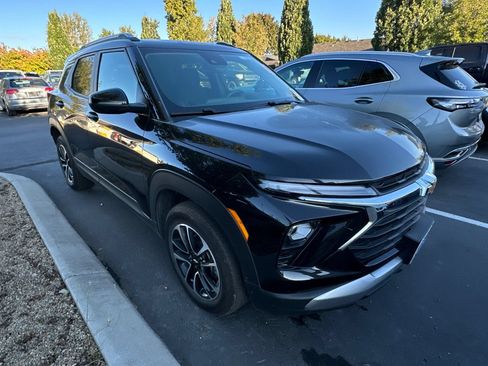 Certified 2025 Chevrolet TrailBlazer LT AWD/4WD image 2