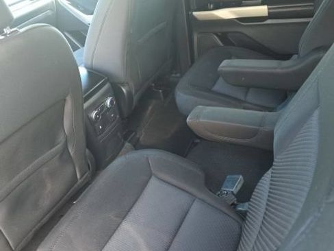 Used 2022 Ford Explorer XLT RWD image 9