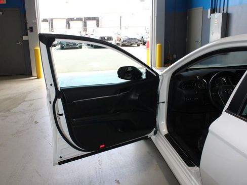 Used 2022 Toyota Camry LE AWD/4WD image 7