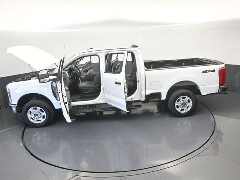 Used 2025 Ford F250 XLT image 70