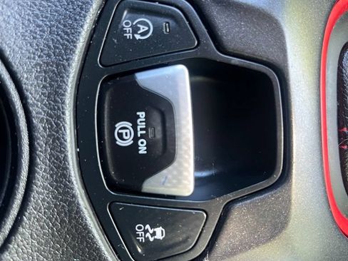 Used 2019 Jeep Compass Trailhawk AWD/4WD image 25