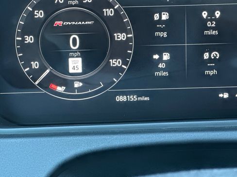 Used 2019 Land Rover Range Rover Velar R-Dynamic SE image 31