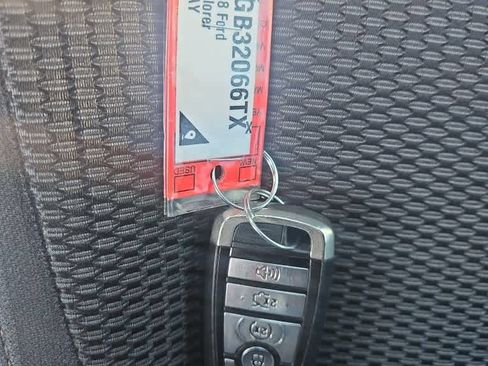 Used 2018 Ford Explorer XLT w/ Equipment Group 201A FWD image 21