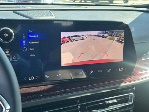 New 2026 Chevrolet Traverse Z71 w/ Enhanced Driving Package AWD/4WD image 9