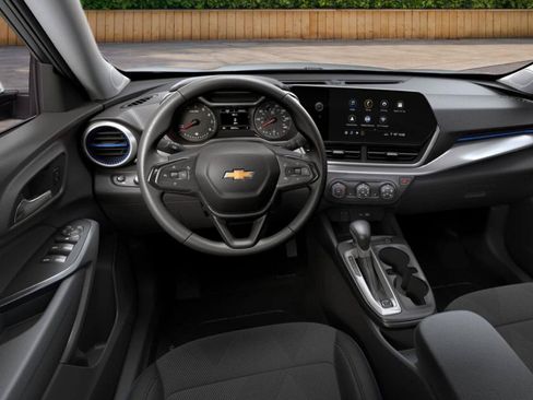 New 2026 Chevrolet Trax LS w/ LS Convenience Package FWD image 5