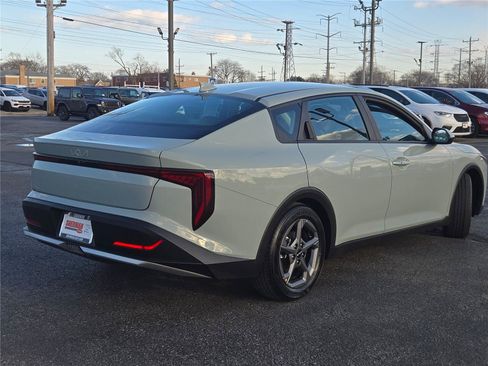 Used 2025 Kia K4 FWD image 12