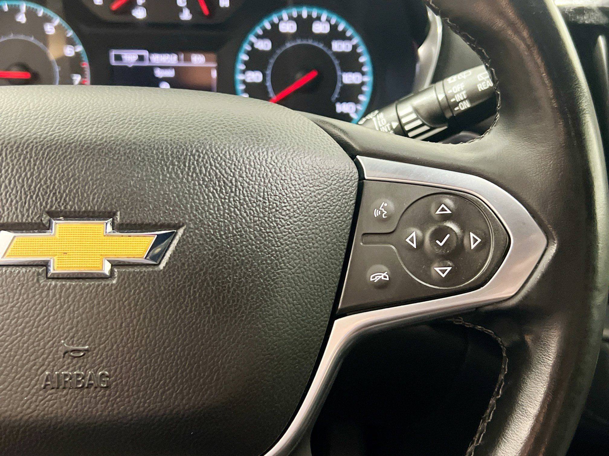 Used 2023 Chevrolet Traverse LT FWD image 19