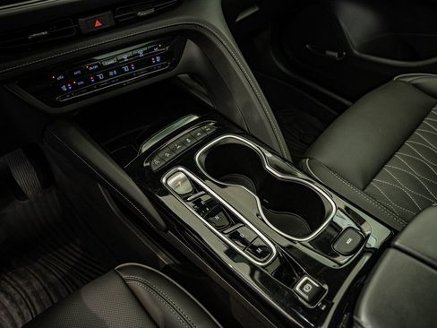 Used 2023 Buick Envision Avenir image 27