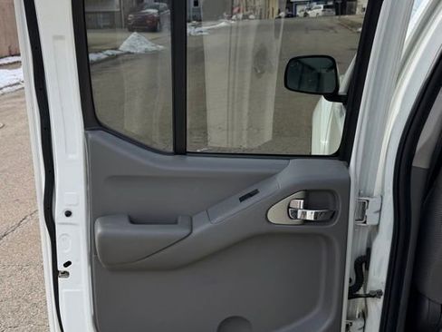 Used 2018 Nissan Frontier SV image 23