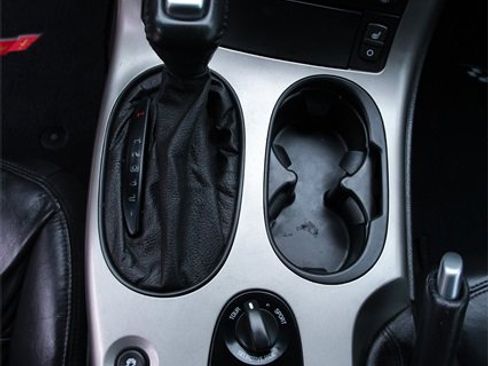 Used 2005 Chevrolet Corvette Coupe w/ Preferred Equipment Group image 27