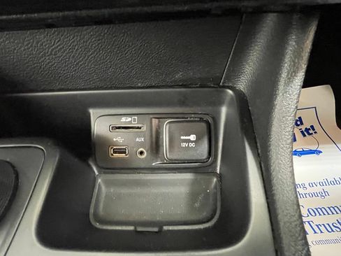 Used 2017 Jeep Cherokee Limited AWD/4WD image 22