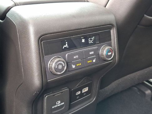 Certified 2023 GMC Acadia SLT w/ Preferred Package image 22