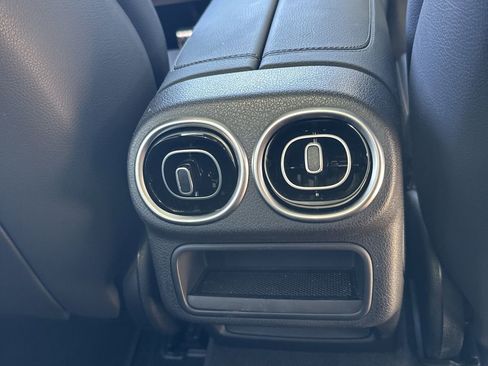 Used 2026 Mercedes-Benz GLC 300 image 9