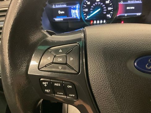 Used 2016 Ford Explorer XLT w/ Equipment Group 202A AWD/4WD image 12