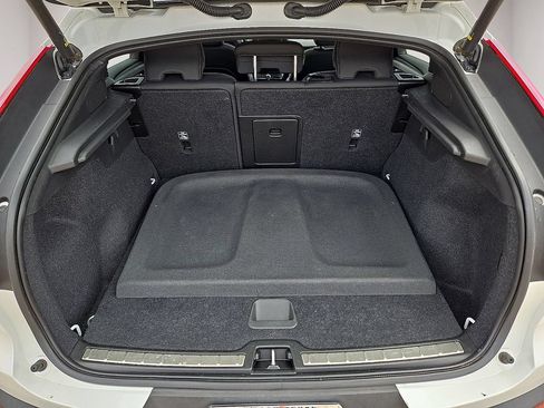 Used 2023 Volvo C40 Recharge Core AWD/4WD image 14